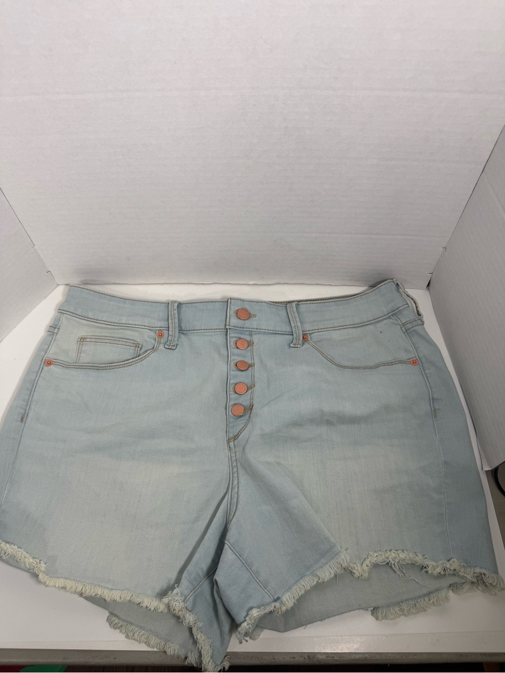 Universal Thread Light Blue Button-Front Frayed Hem Denim‎ Shorts